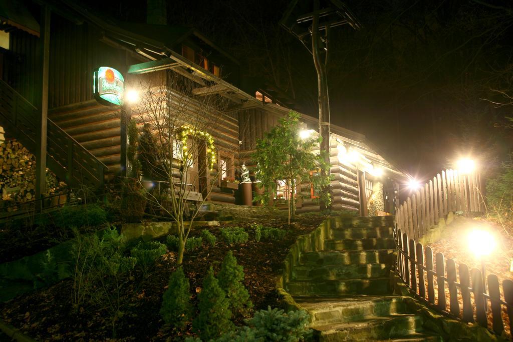 Koliba U Cerneho Medveda Otel Zlín Dış mekan fotoğraf