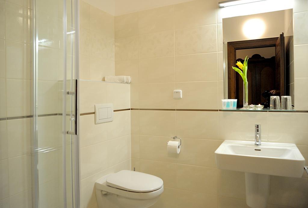 Koliba U Cerneho Medveda Otel Zlín Oda fotoğraf