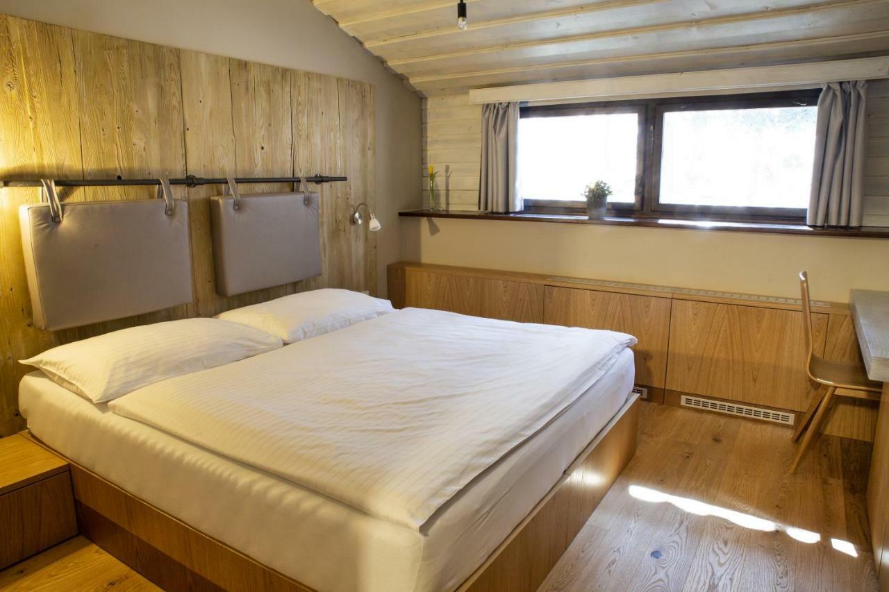 Koliba U Cerneho Medveda Otel Zlín Dış mekan fotoğraf