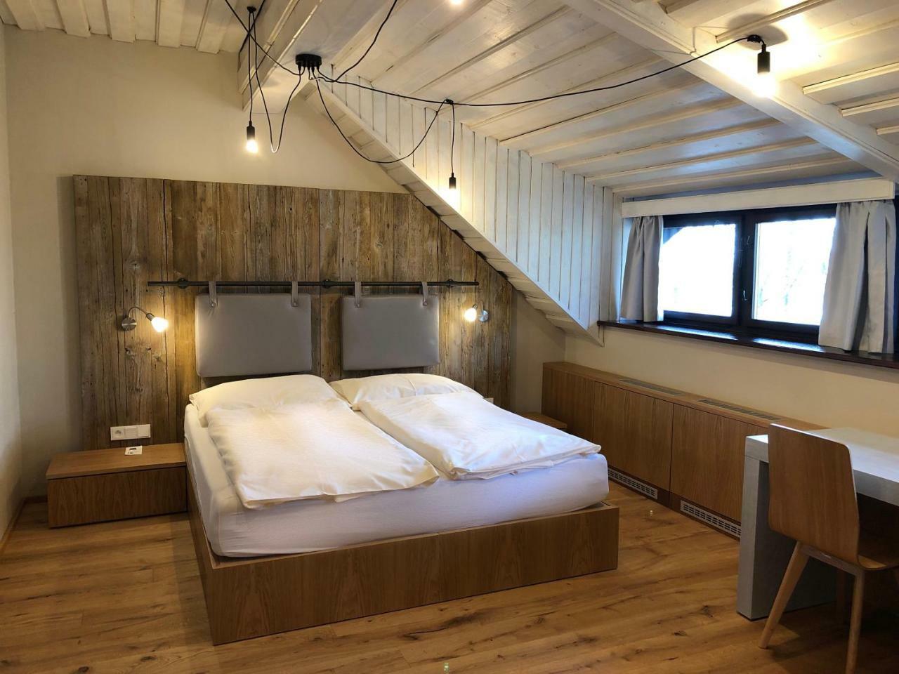 Koliba U Cerneho Medveda Otel Zlín Dış mekan fotoğraf